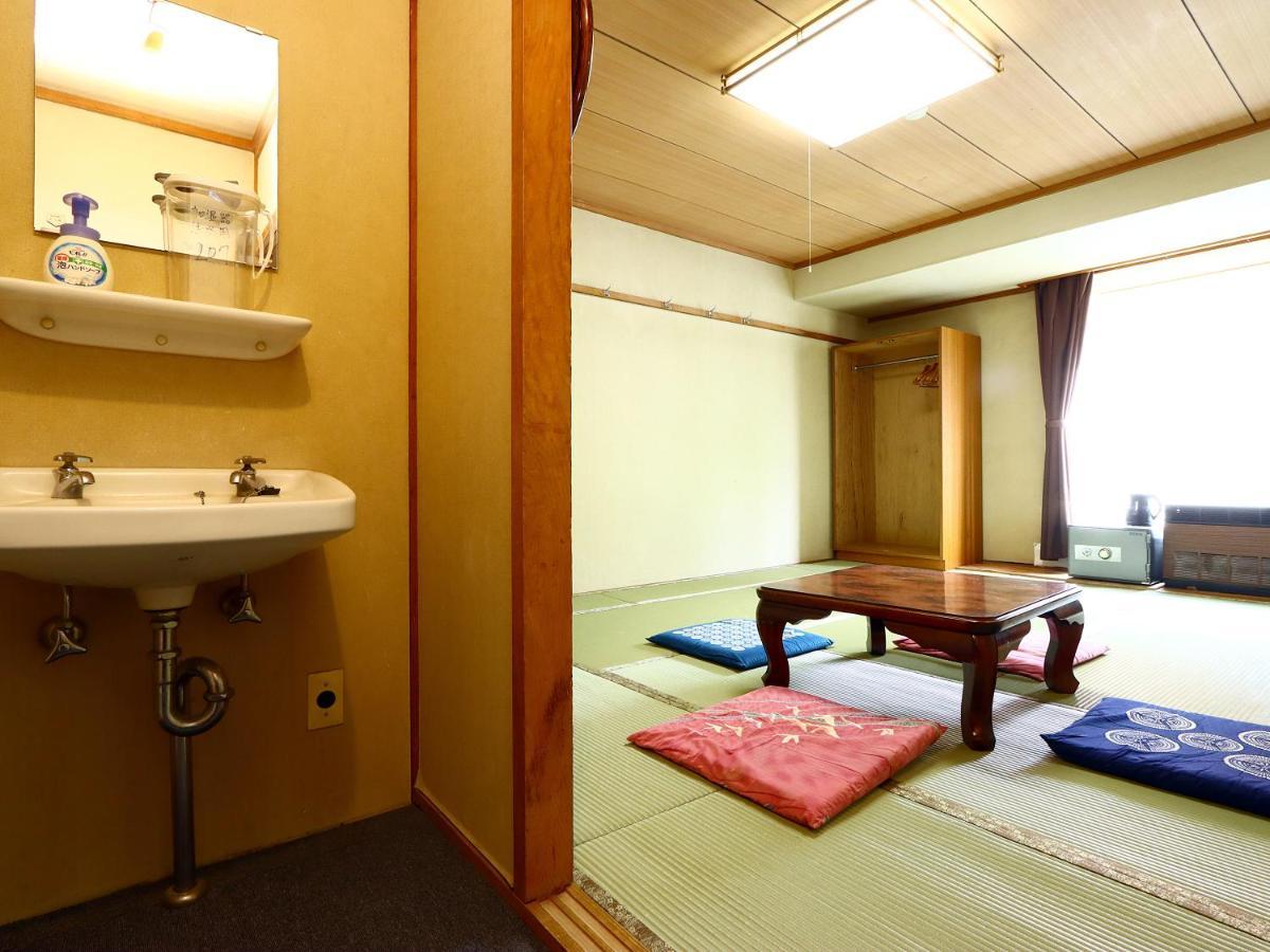 Hotel New Bernina Нагано Экстерьер фото