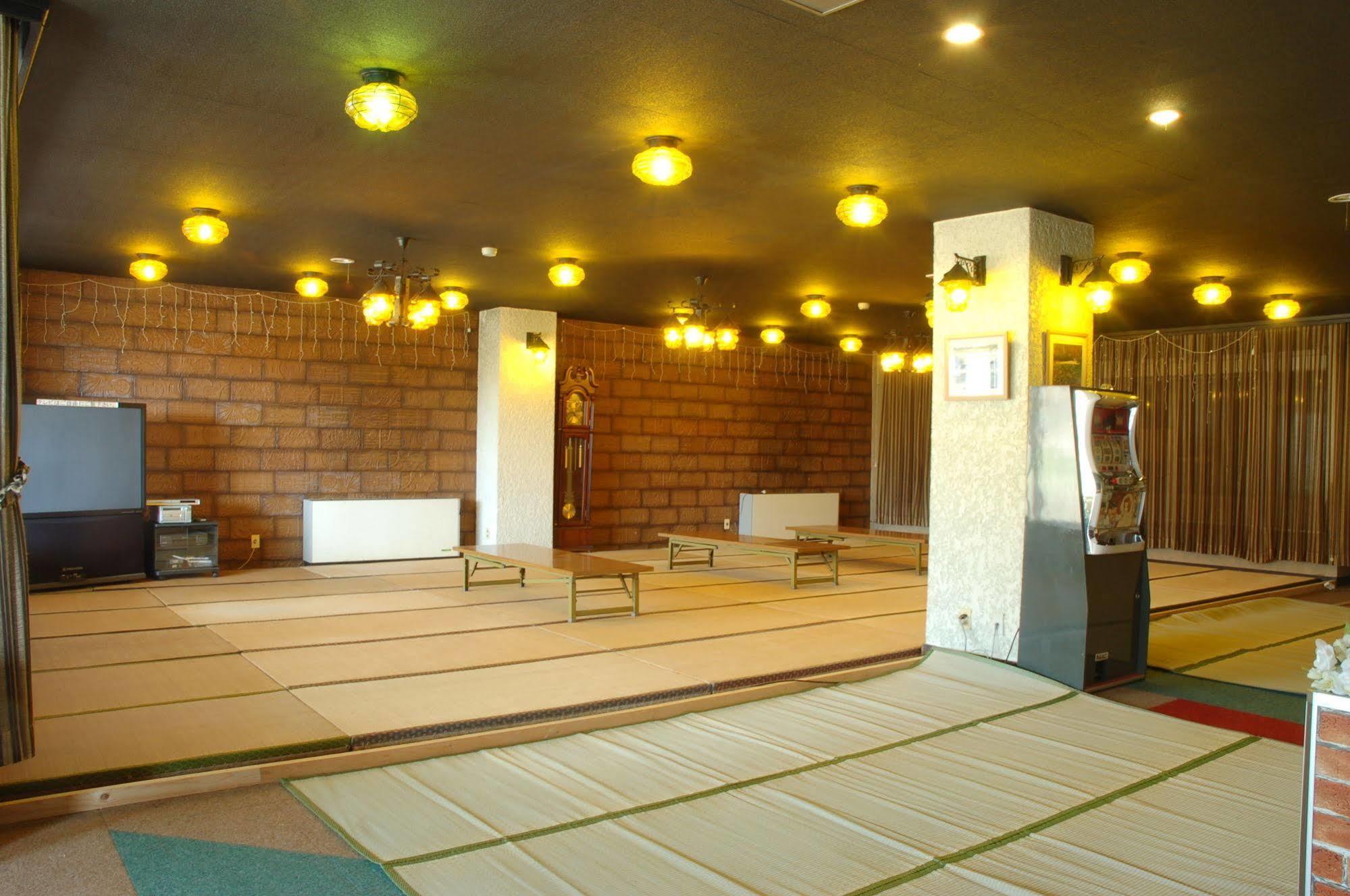 Hotel New Bernina Нагано Экстерьер фото